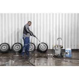 Cold High Pressure Cleaner with 3-Piston Axial Pump, AC-Powered,HD 6/15 M 
